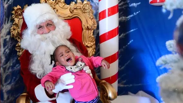 Seorang Pendeta Merusak Natal dengan Mengungkapkan Sinterklas Tidak Nyata, Sehingga Membuat anak- anak Menangis