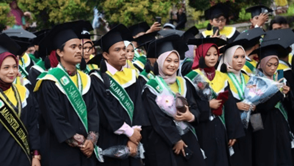 10 Daftar Suku di Indonesia dengan Sarjana Terbanyak, Bugis Urutan 4