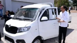 Jokowi Dicurigai Simpan Ijazah Asli serta dokumen penting lainnya di Laci Dashboard Mobil Esemka